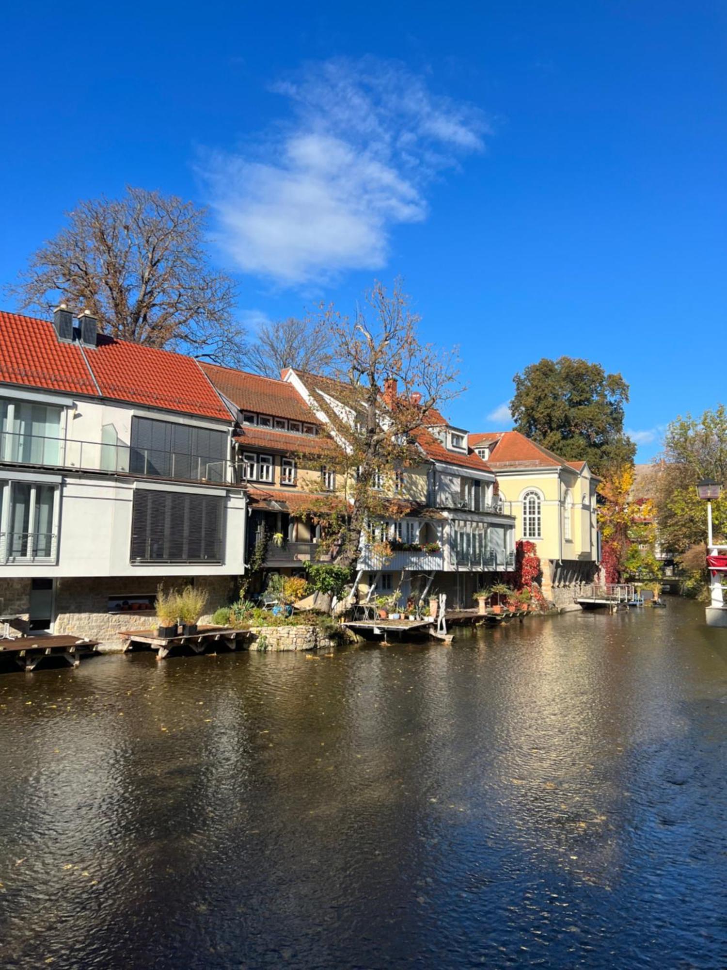 Ferienwohnung Schildblick Modernes Apartment Direkt In Der Altstadt Von Erfurt Nahe Der Kraemerbruecke - Beste Innenstadtlage المظهر الخارجي الصورة