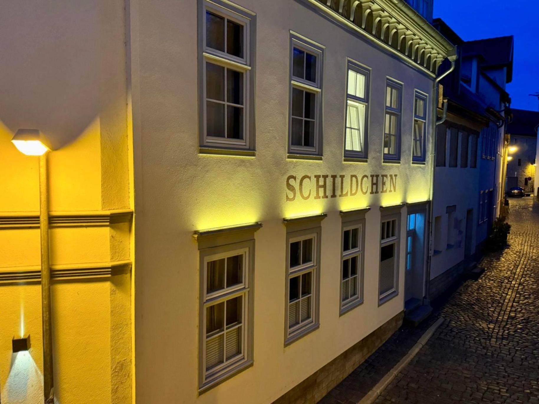 Ferienwohnung Schildblick Modernes Apartment Direkt In Der Altstadt Von Erfurt Nahe Der Kraemerbruecke - Beste Innenstadtlage المظهر الخارجي الصورة