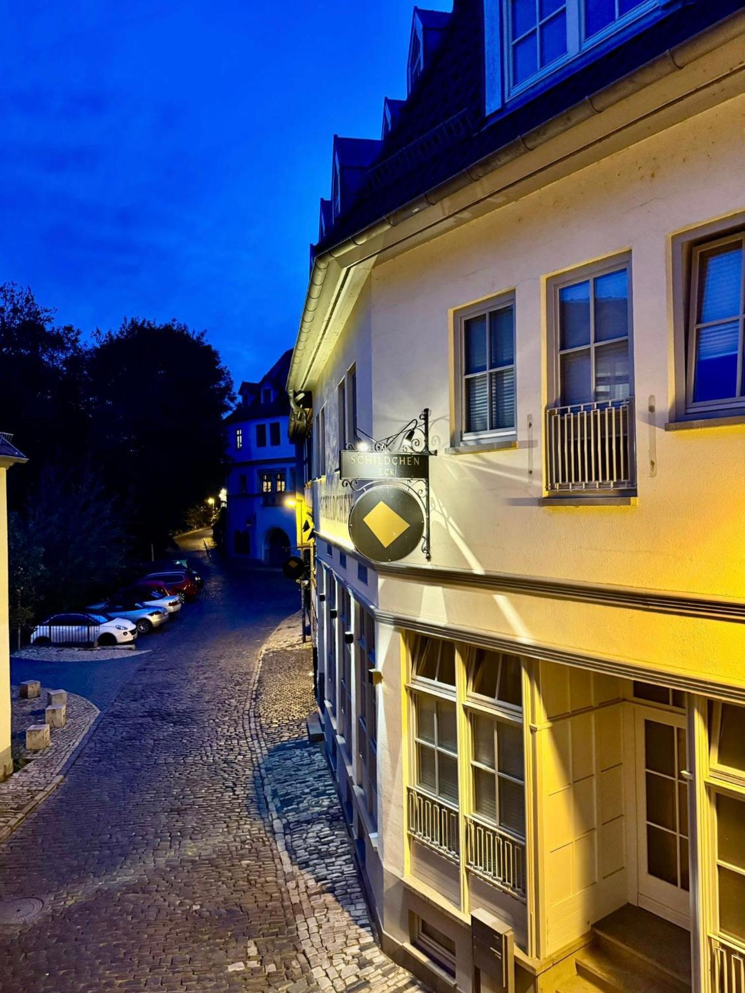 Ferienwohnung Schildblick Modernes Apartment Direkt In Der Altstadt Von Erfurt Nahe Der Kraemerbruecke - Beste Innenstadtlage المظهر الخارجي الصورة