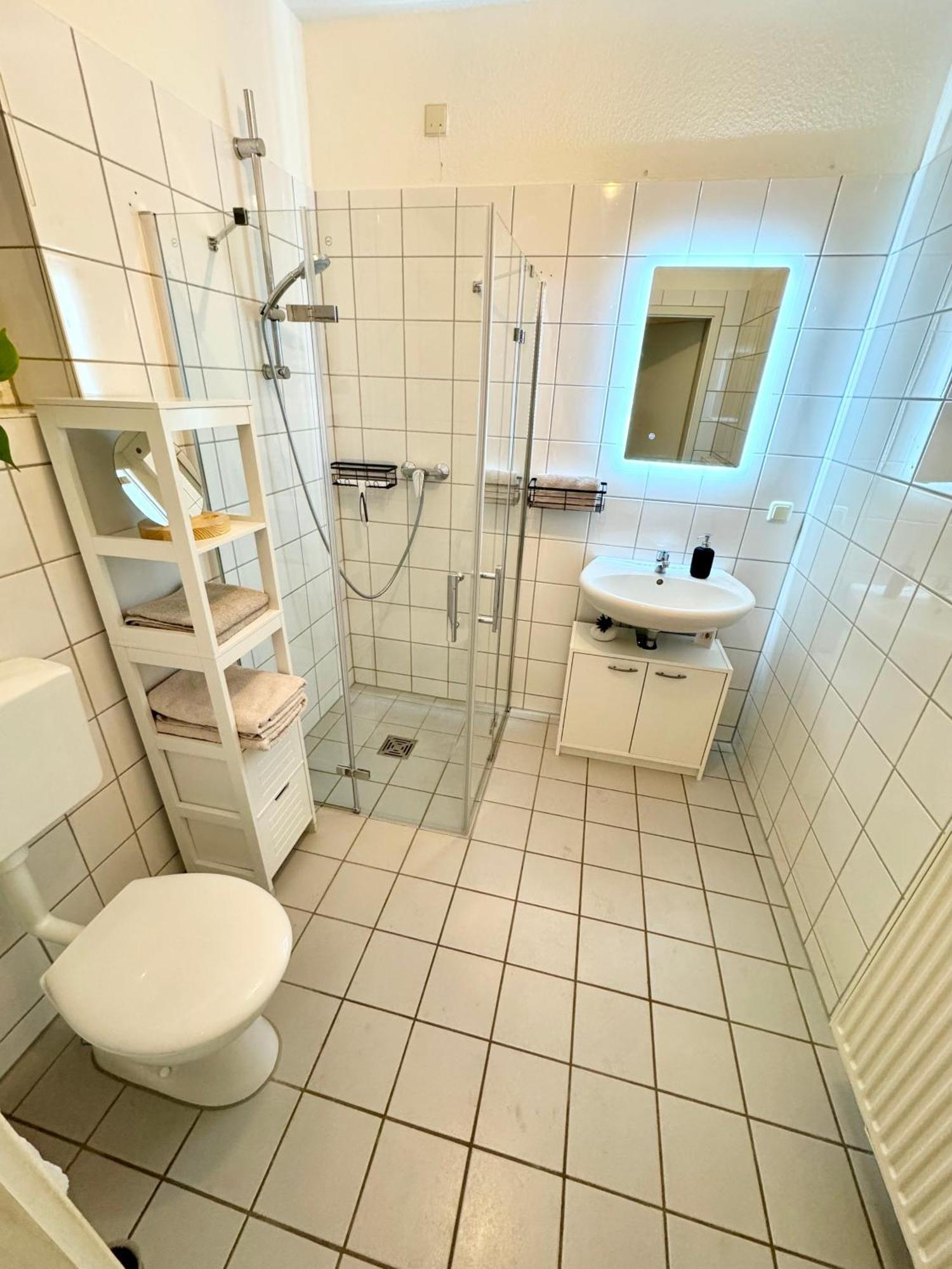 Ferienwohnung Schildblick Modernes Apartment Direkt In Der Altstadt Von Erfurt Nahe Der Kraemerbruecke - Beste Innenstadtlage المظهر الخارجي الصورة