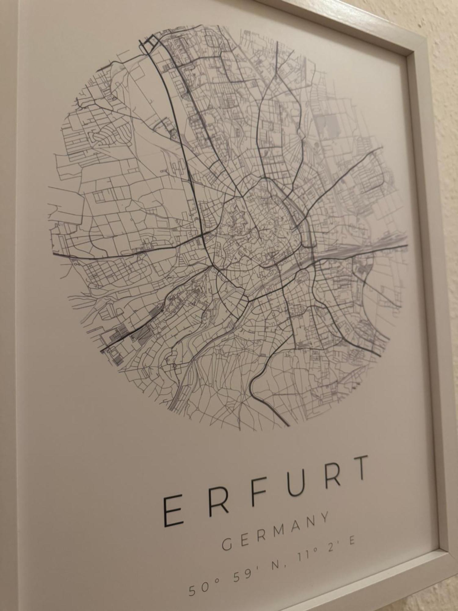Ferienwohnung Schildblick Modernes Apartment Direkt In Der Altstadt Von Erfurt Nahe Der Kraemerbruecke - Beste Innenstadtlage المظهر الخارجي الصورة
